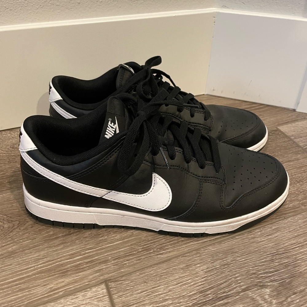 Nike Black and White Sneakers Dunk